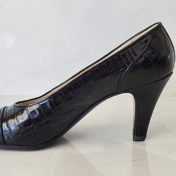 Vintage Chanel Black Crocodile Pumps Size 8 - Picture 6 of 9